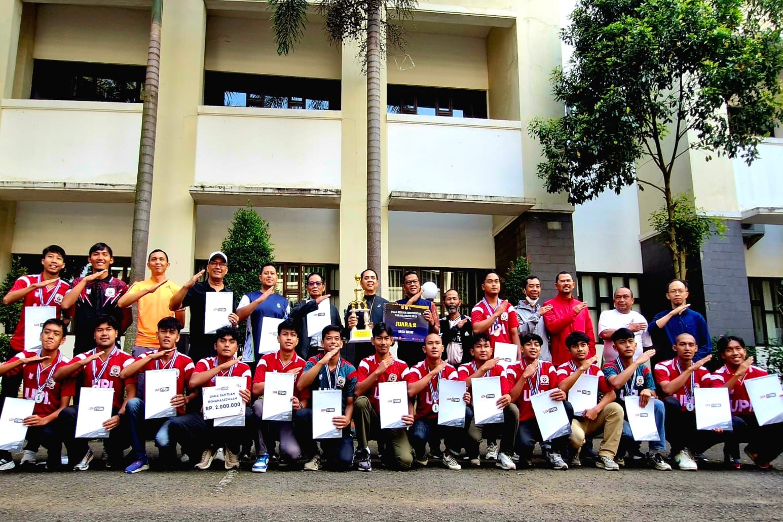 FPOK UPI Gelar “Jum’at Bugar” Sekaligus Apresiasi Dosen & Mahasiswa Berprestasi 2025