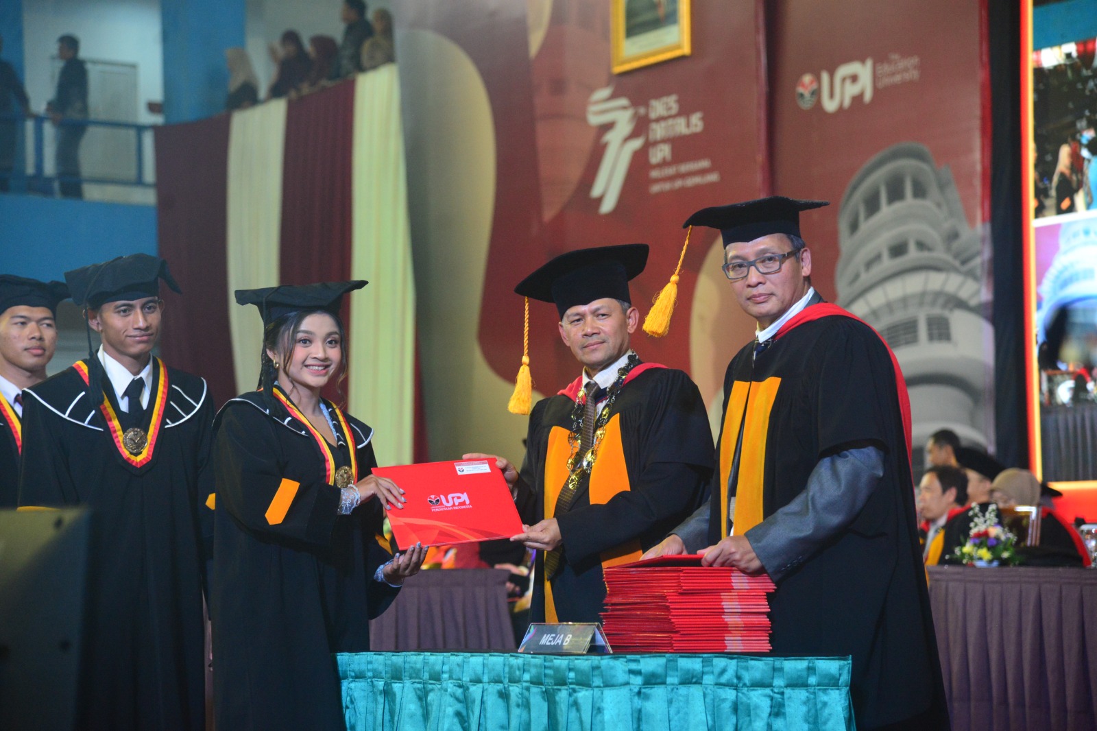 UPI Gelar Wisuda Gelombang III Tahun 2025: Wujud Dedikasi dan Capaian Lulusan Bidang Olahraga