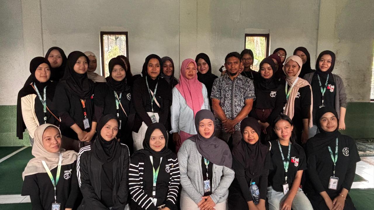 Tingkatkan Kesadaran Gizi Masyarakat, HIMAGI FPOK UPI Laksanakan Pengabdian di Desa Pasir Halang