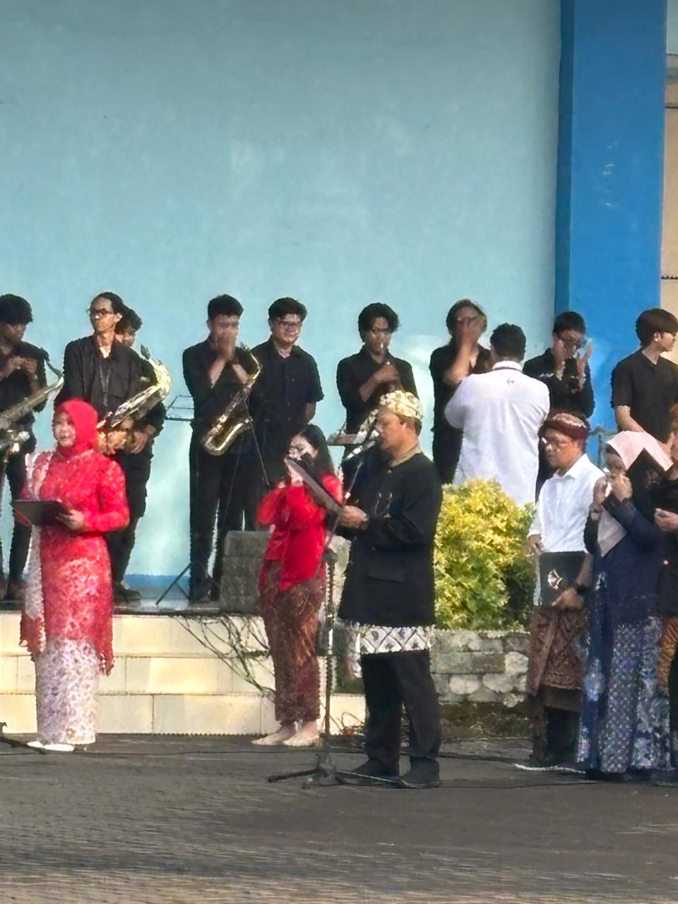 Dekan FPOK UPI Prof. Dr. Komarudin, M.Pd. Pimpin Pembacaan Doa pada Upacara HUT ke-81 Kemerdekaan RI